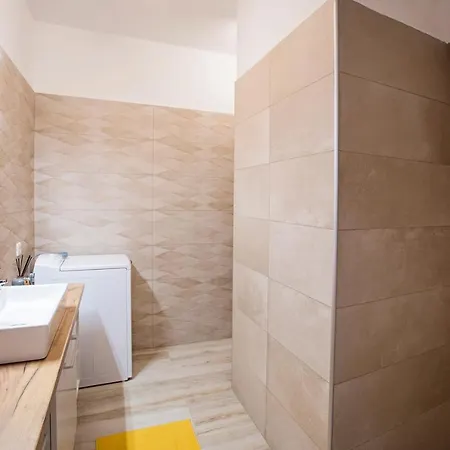 Апартаменты Old Design Studio 2 *